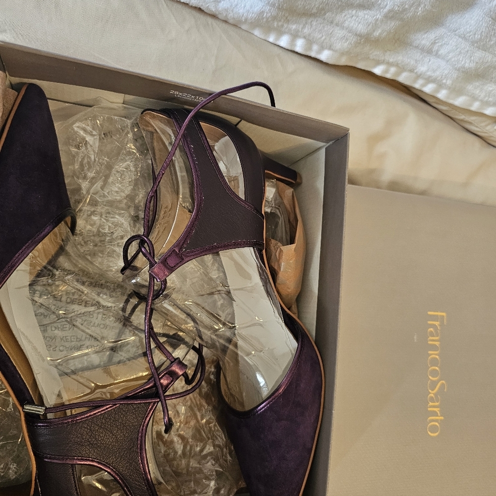 Shoes - Picture 6 of 7